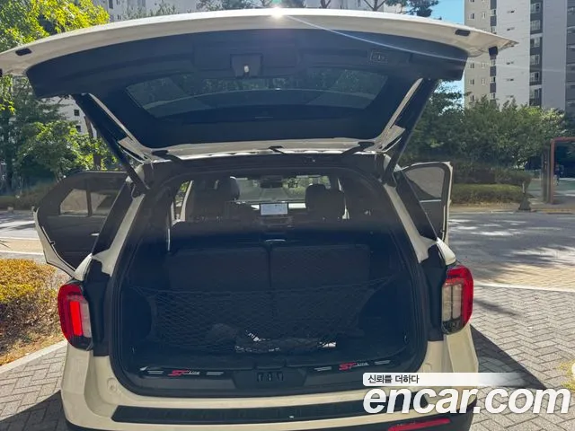 Ford Explorer 2025 thumb 2
