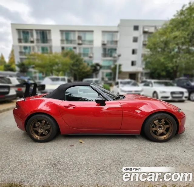 Mazda MX-5 Miata 2017 thumb 5
