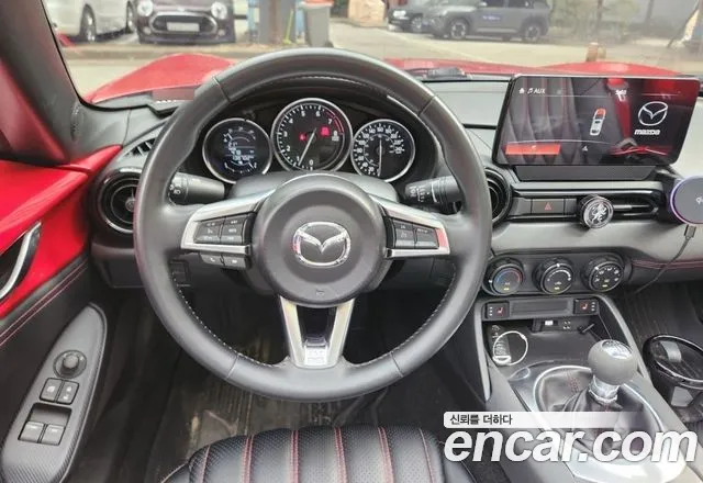 Mazda MX-5 Miata 2017 thumb 8