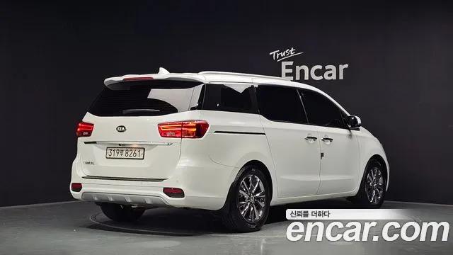 Kia Carnival 2018 thumb 2