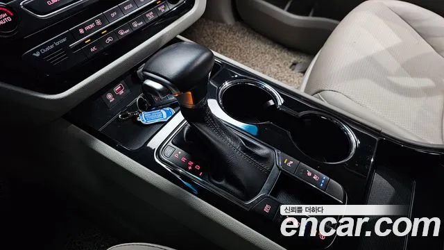 Kia Carnival 2018 thumb 9