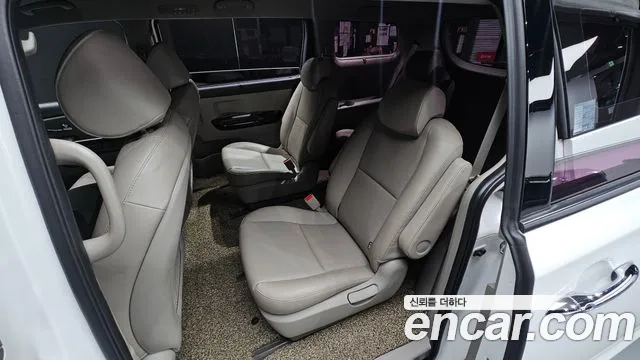 Kia Carnival 2018 thumb 12