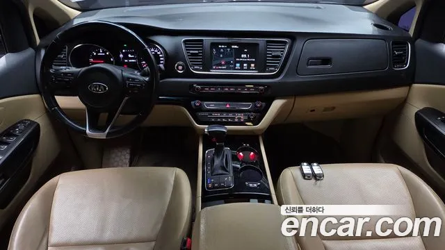 Kia Carnival 2017 thumb 7