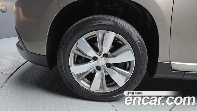 Peugeot 2008 2016 thumb 5