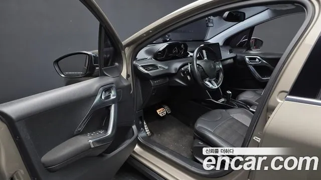 Peugeot 2008 2016 thumb 10
