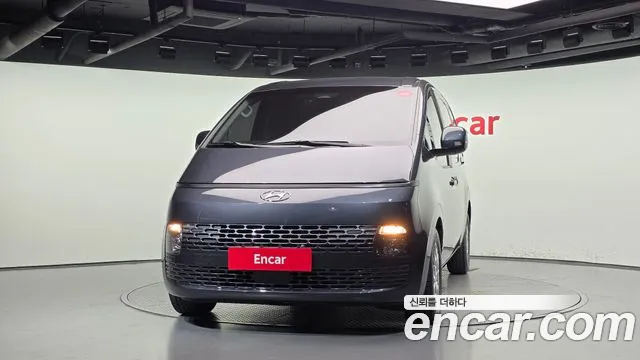 Hyundai Staria 2023 thumb 3