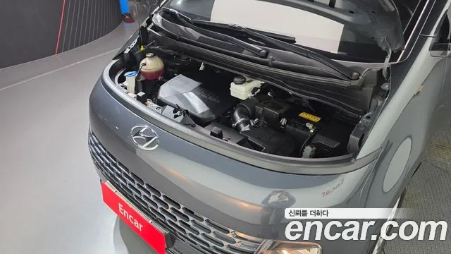 Hyundai Staria 2023 thumb 6