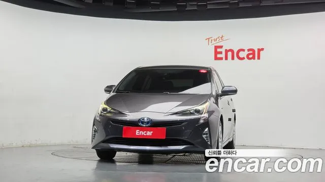 Toyota Prius 2018 thumb 3