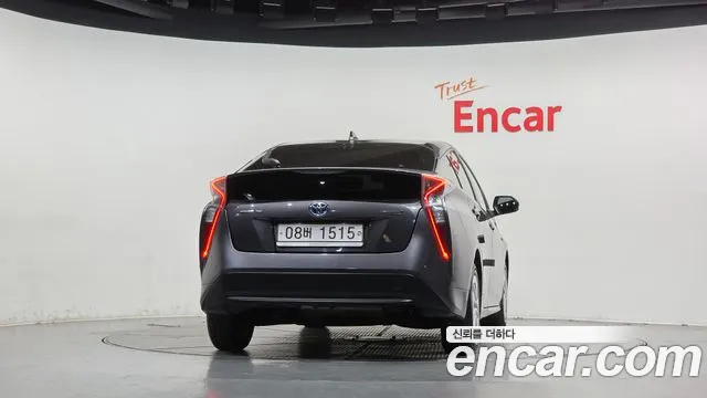 Toyota Prius 2018 thumb 4