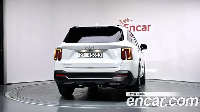 Kia Sorento 2023 thumb 4