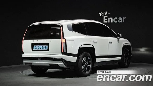 Hyundai IONIQ 9 2026 thumb 2