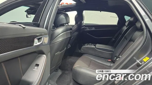 Genesis G80 2017 thumb 12