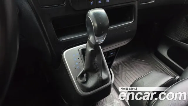 Hyundai Staria 2021 thumb 9