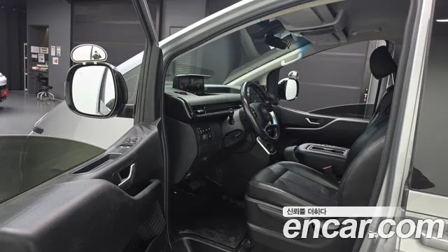 Hyundai Staria 2021 thumb 10