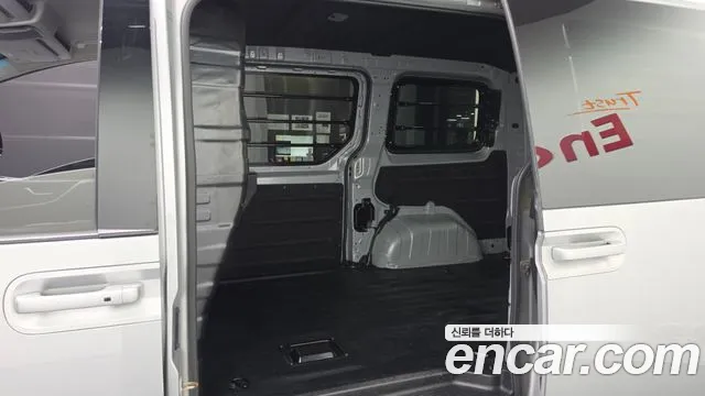 Hyundai Staria 2021 thumb 12