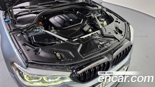 BMW 5-Series 2019 thumb 5
