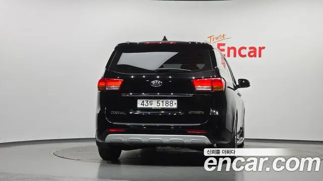 Kia Carnival 2015 thumb 4