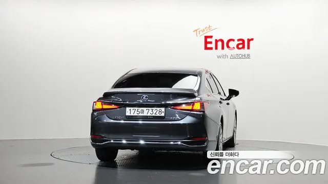 Lexus ES 2022 thumb 3