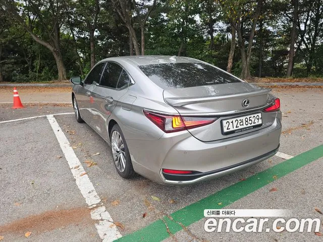 Lexus ES 2024 thumb 2