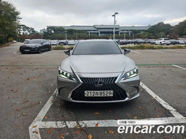 Lexus ES 2024 thumb 3