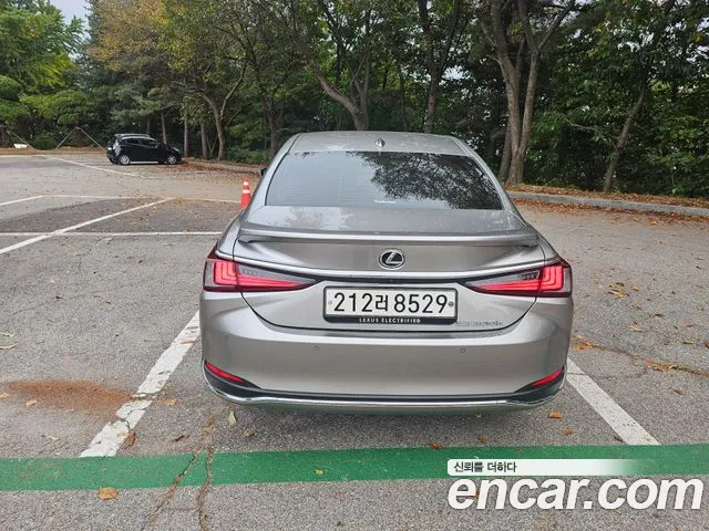 Lexus ES 2024 thumb 4