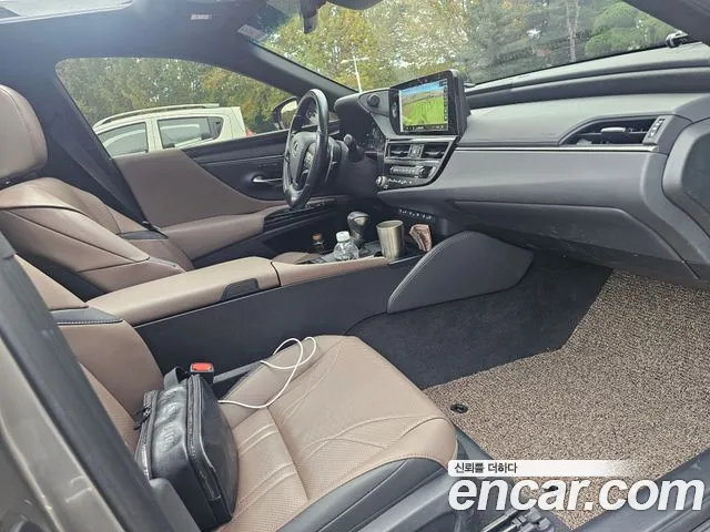 Lexus ES 2024 thumb 6