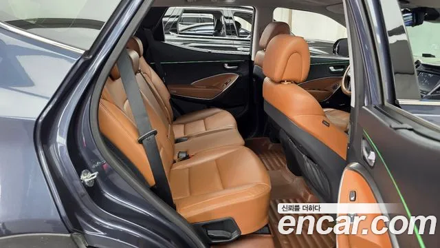 Hyundai Santa Fe 2016 thumb 12