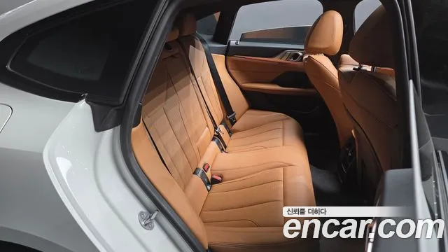 BMW i4 2022 thumb 11