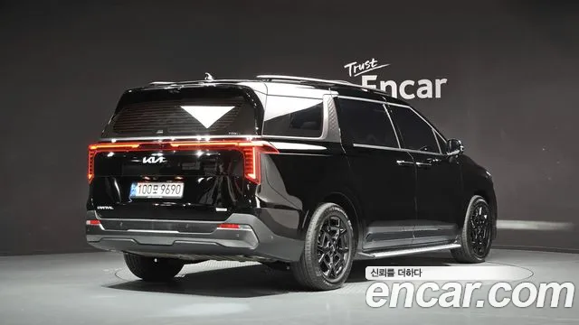 Kia Carnival 2024 thumb 2