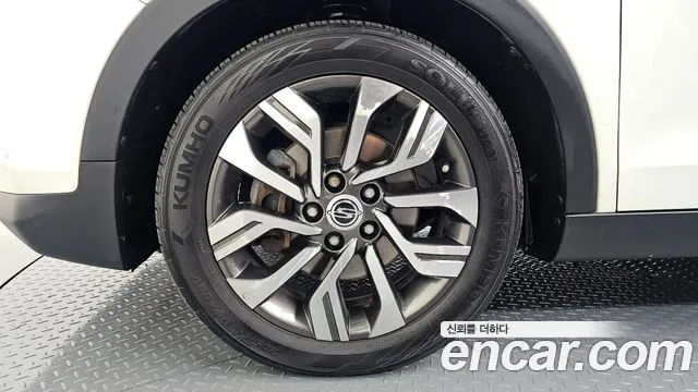 KG_Mobility_Ssangyong TIBOLI 2017 thumb 4