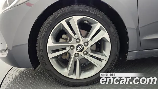 Hyundai Avante 2017 thumb 4