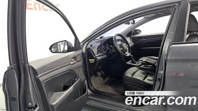 Hyundai Avante 2017 thumb 9