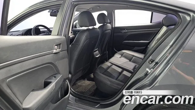Hyundai Avante 2017 thumb 10