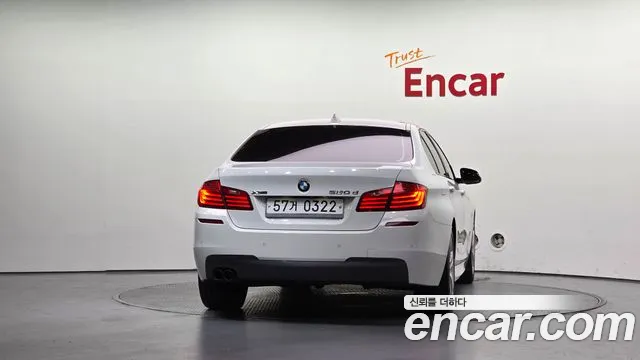 BMW 5-Series 2016 thumb 4
