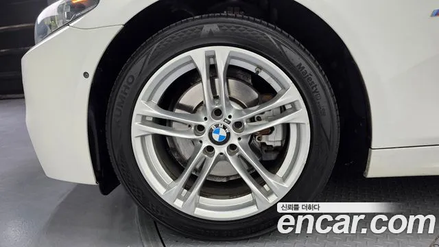 BMW 5-Series 2016 thumb 5