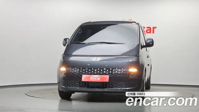 Hyundai Staria 2024 thumb 3