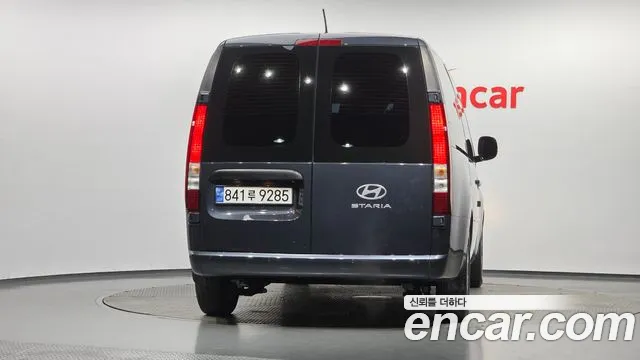 Hyundai Staria 2024 thumb 4