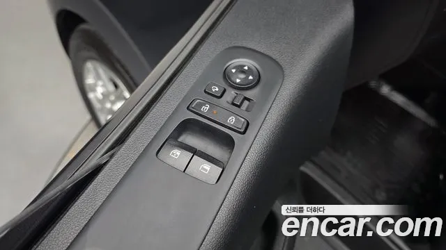 Hyundai Staria 2024 thumb 12