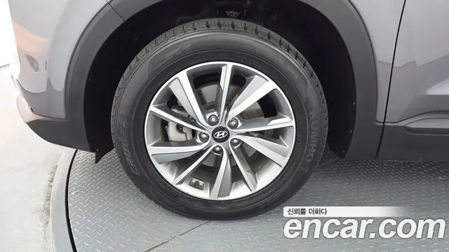 Hyundai Santa Fe 2018 thumb 5