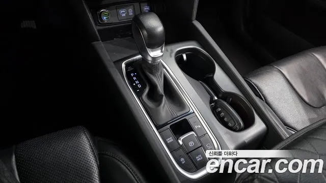 Hyundai Santa Fe 2018 thumb 9