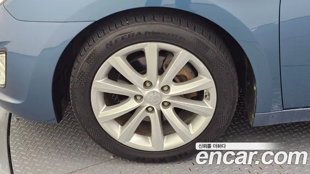 Hyundai i40 2012 thumb 5