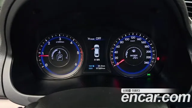 Hyundai i40 2012 thumb 8