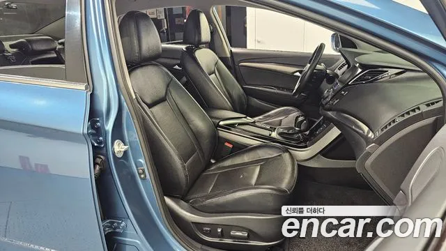 Hyundai i40 2012 thumb 12