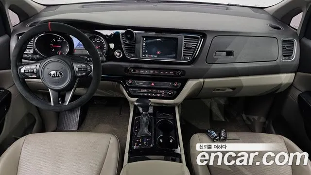 Kia Carnival 2017 thumb 7