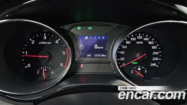 Kia Carnival 2017 thumb 8