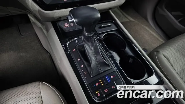 Kia Carnival 2017 thumb 9