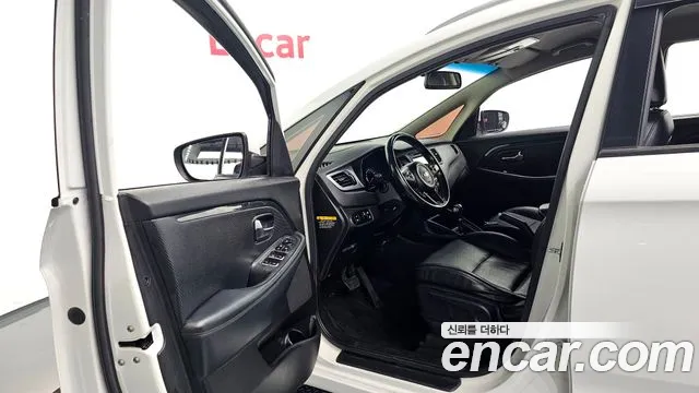 Kia Carens 2013 thumb 10