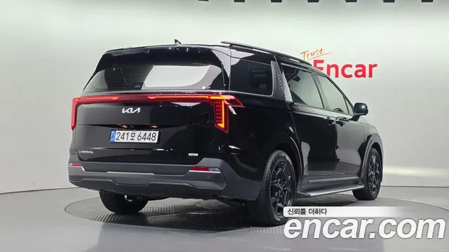 Kia Carnival 2024 thumb 2
