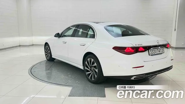Mercedes-Benz E-Класс 2026 thumb 2