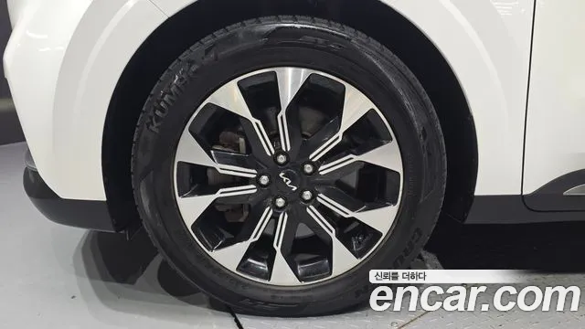 Kia Carnival 2023 thumb 5